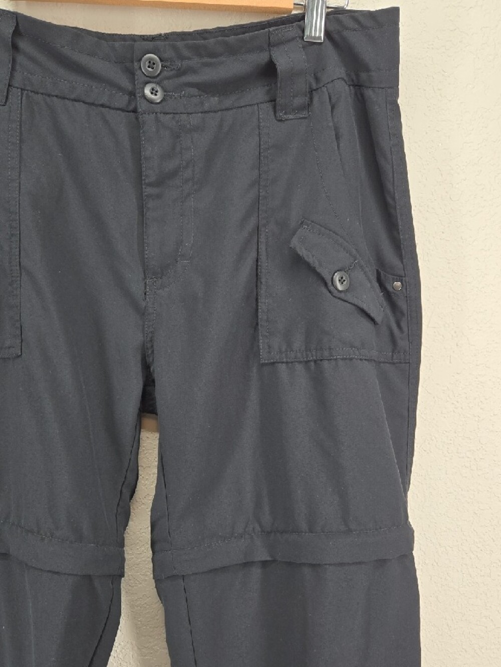 Women’s Black Straight-Leg Cargo Pants with Zip-Off Legs - Picture 3 of 13